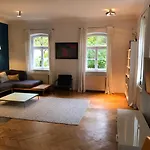 Haus Mit Geschichte In *