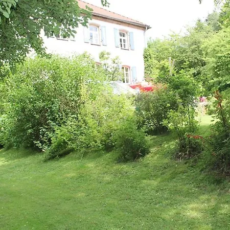 Haus Mit Geschichte In Apartment Mähring
